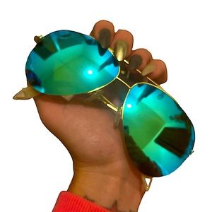 Victoria Beckham Aviators